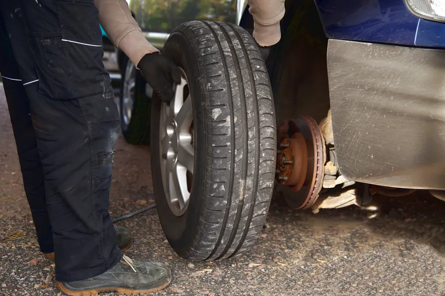 How Mobile Tire Replacement Works Falls Church, VA How Mobile Tire Replacement Works Falls Church, VA