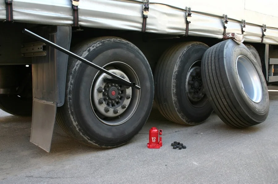 Signs Your Tires Need A Professional Tire Change Service in Falls Church, VA Signs Your Tires Need A Professional Tire Change Service in Falls Church, VA